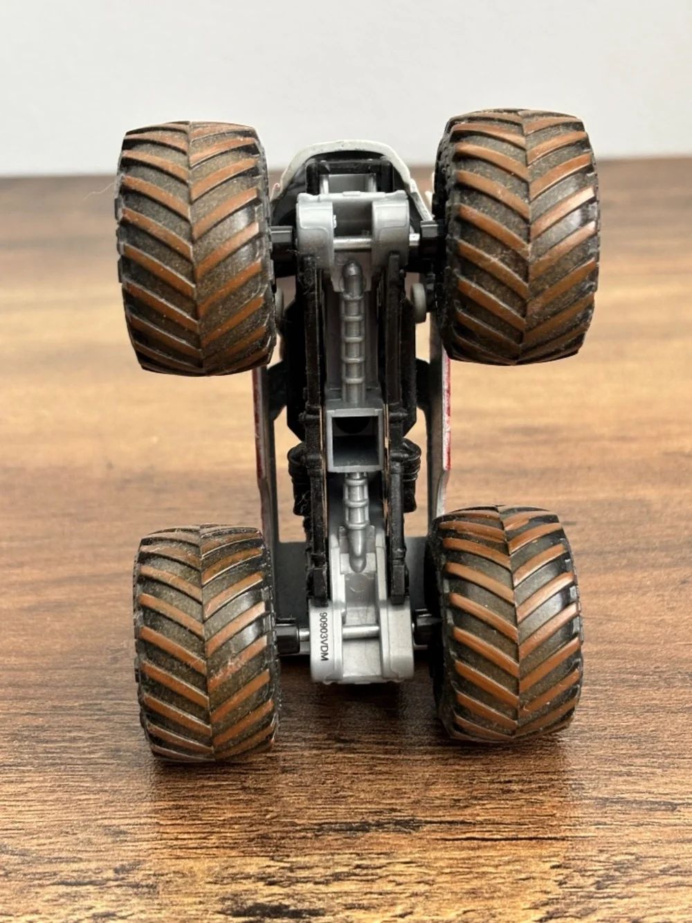 Monster Jam Truck Zombie Mud Muddy Tires Moving Arms Die-Cast 1:64 Loose Toy